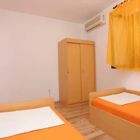 16131c Apartment